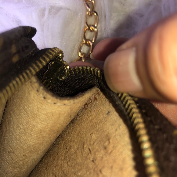 *SOLD* Louis Vuitton pm bucket pouch (chain not included) - Picture 5 of 9